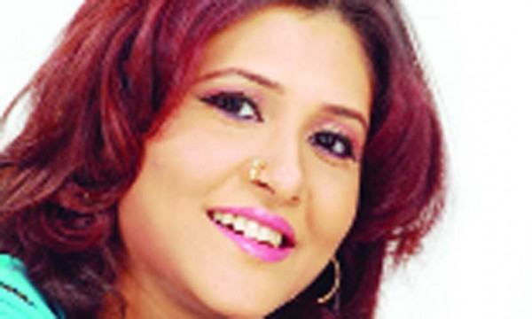 সুখবর নিয়ে যুক্তরাষ্ট্র থেকে দেশে ফিরলেন সায়েরা রেজা
