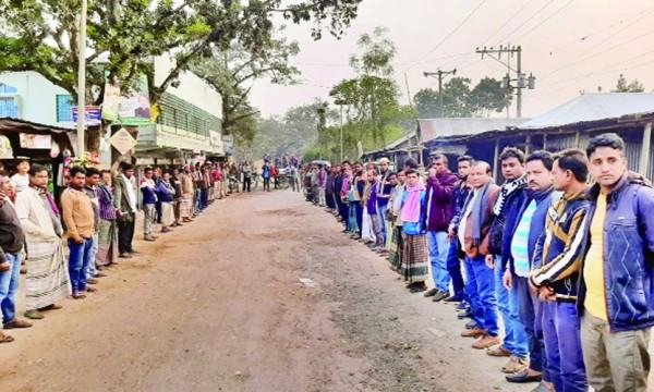 বড়াইগ্রামে মাদকসেবনে বাধা দেয়ায় শ্রমিক নেতাকে মারধর