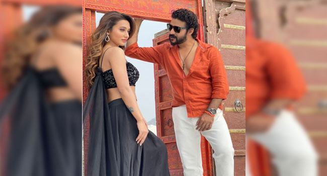 বাংলাদেশের মিউজিক ভিডিওতে টলিউডের মিমি