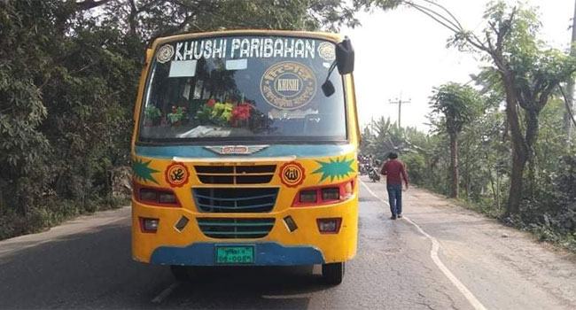 সরাইলে বাস থেকে পড়ে হেলপার নিহত
