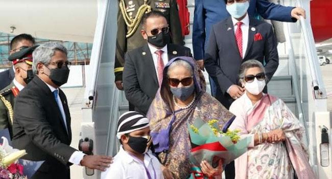 প্রধানমন্ত্রী ৬ দিনের সফরে মালদ্বীপ পৌঁছেছেন