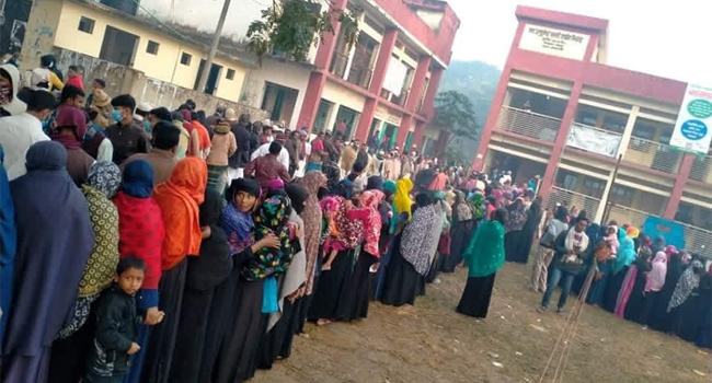 নোয়াখালীর ১৬ ইউপিতে ভোটগ্রহণ চলছে