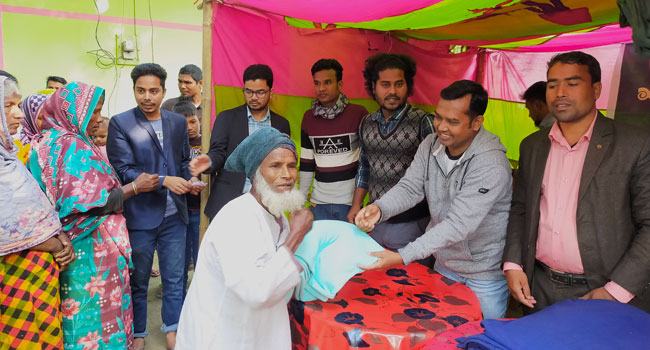 সরকারি বাঙলা কলেজের শিক্ষার্থীদের নীলফামারীতে শীতবস্ত্র বিতরণ