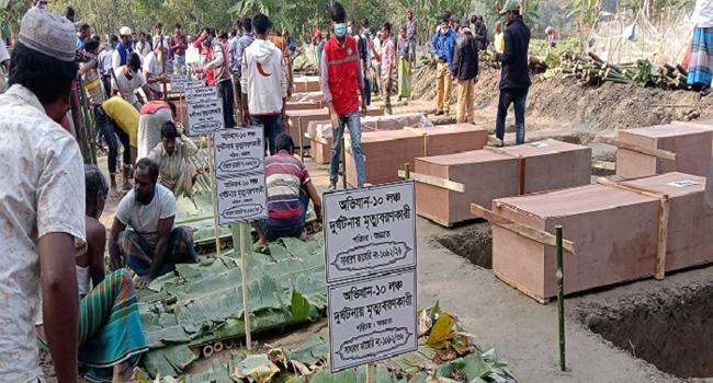 পরিচয়ের মানুষগুলো আজ ‘অজ্ঞাত’ হয়ে গণকবরে