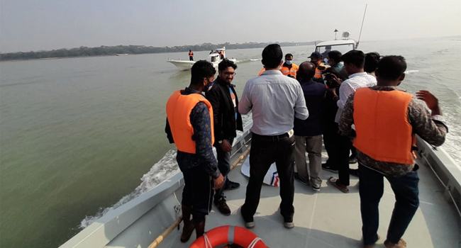লঞ্চ ট্রাজেডি : বিষখালী নদী থেকে কিশোরের লাশ উদ্ধার