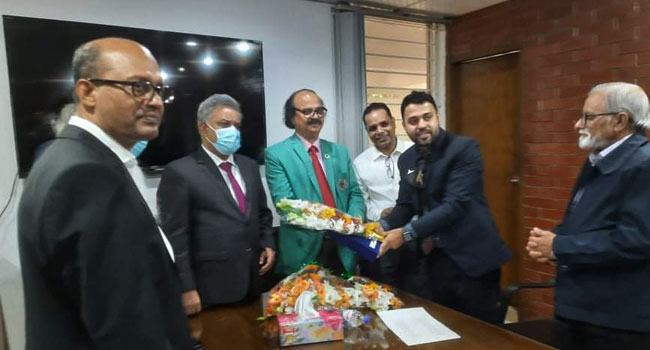 ১৬ দাতাকে সম্মাননা দিলো ঢাবির মার্কেটিং বিভাগ
