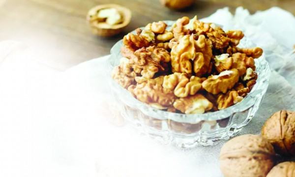আখরোট স্তন ক্যান্সার হতে ৯ বছর বাধা দেয়