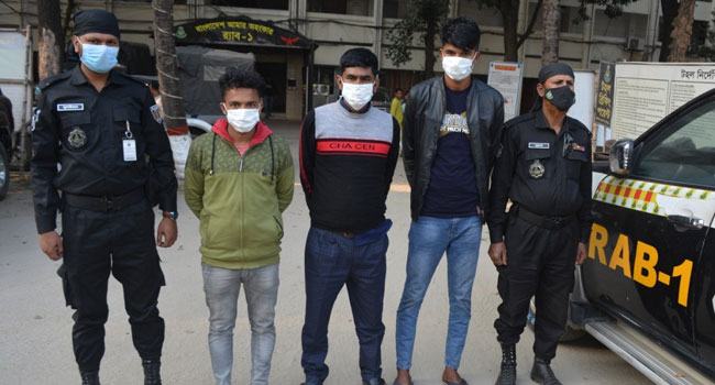 গাজীপুরে বিপুল পরিমাণ গাঁজাসহ তিন মাদক কারবারি আটক