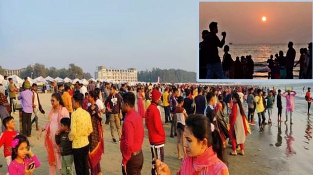 সৈকতে বছরের শেষ সূর্যাস্ত দেখলেন লাখো পর্যটক