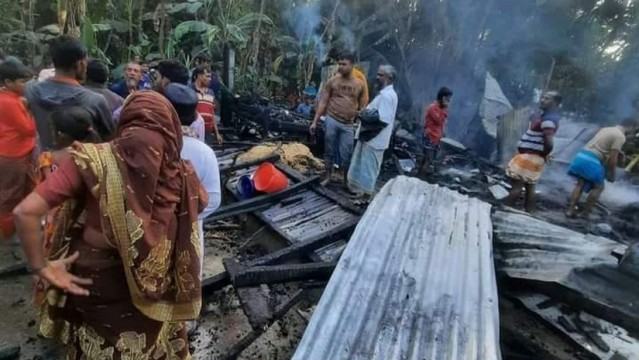 বৈদ্যুতিক শর্ট সার্কিটের আগুনে বসতঘর পুড়ে ছাই, ৫ লাখ টাকার ক্ষতি