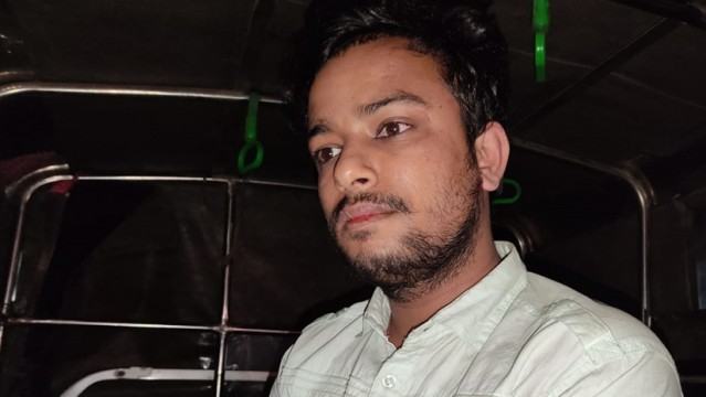 ঢাবির হলে ধরা পড়লো সাইকেল চোর