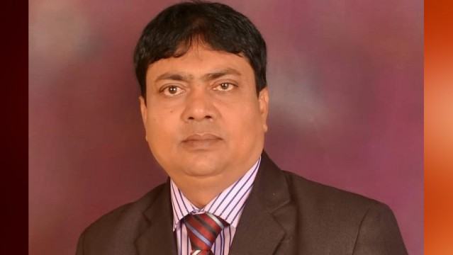পুঠিয়ায় স্বতন্ত্র প্রার্থীকে হত্যার হুমকি দিলেন নৌকার প্রার্থী