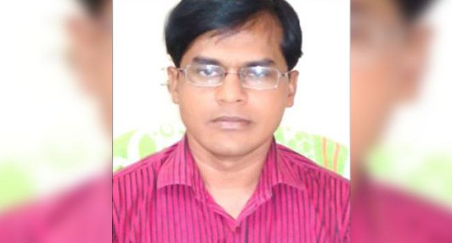 লঞ্চে আগুন : দায়িত্বে অবহেলায় ঝালকাঠির সিভিল সার্জনকে ওএসডি