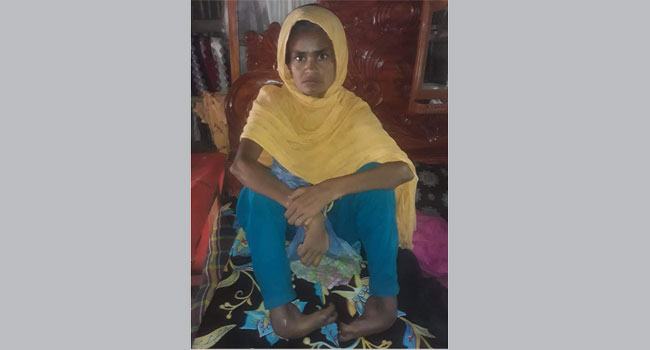 বিএ পাস প্রতিবন্ধী সাহিদা একটি চাকরি চান