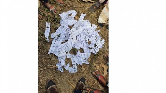 সিংড়ায় পরিত্যাক্ত সিলমারা ব্যালট পেপার উদ্ধার
