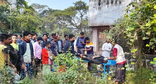 নোয়াখালীর ডোবা থেকে যুবকের লাশ উদ্ধার