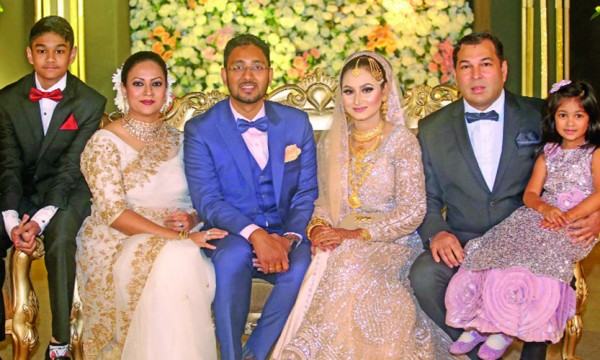 ভাইয়ের বিয়েতে দেখা মিলল রিচির