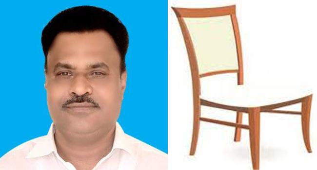 চেয়ারম্যানির স্মৃতি রাখতে কার্যালয়ের চেয়ার বাড়িতে নিলেন সাবেক চেয়ারম্যান