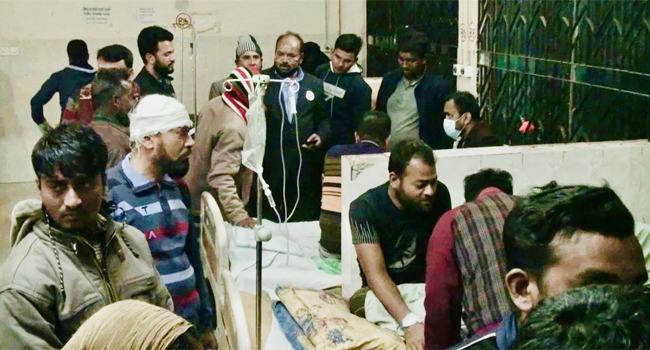 টুঙ্গিপাড়ায় দু’পক্ষের সংঘর্ষে এসআইসহ অর্ধশতাধিক আহত