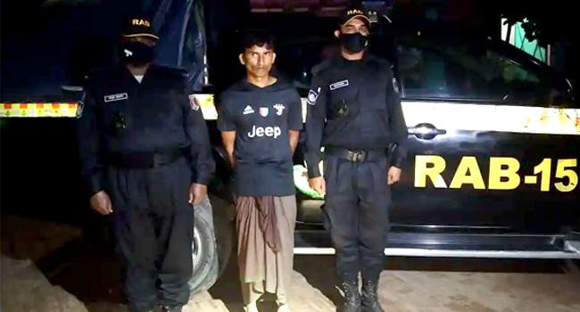 উখিয়ায় ৫ লাখ ইয়াবাসহ রোহিঙ্গা আটক