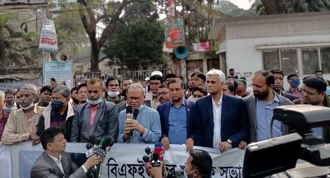সরকার বিরোধী কণ্ঠকে নিশ্চিহ্ন করার চেষ্টা করছে : রিজভী