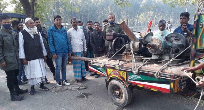 হাতিয়ায় অবৈধভাবে বালু উত্তোলন, ৫টি ড্রেজার মেশিন জব্দ
