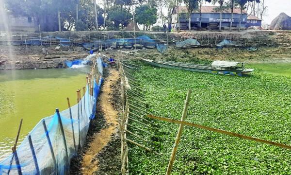 নাটোরে নদী বিক্রি করলেন রাজনৈতিক নেতারা