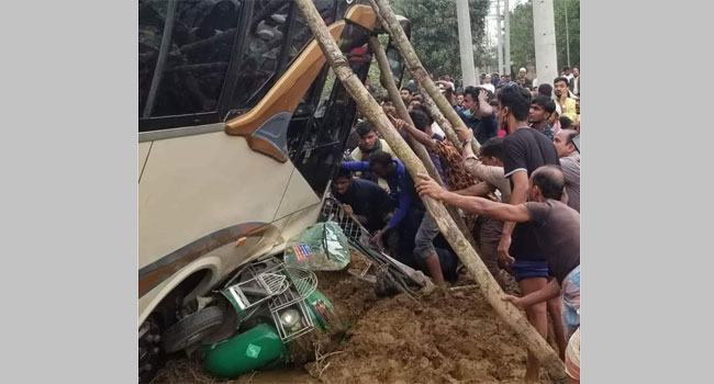 কক্সবাজারে বাস-সিএনজি সংঘর্ষে নিহত ২