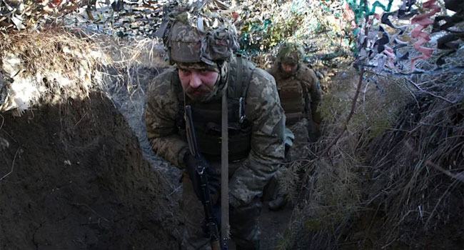 রাশিয়ার বিরুদ্ধে লড়তে ইউক্রেনের সেনাদের গোপনে প্রশিক্ষণ দিচ্ছে আমেরিকা!