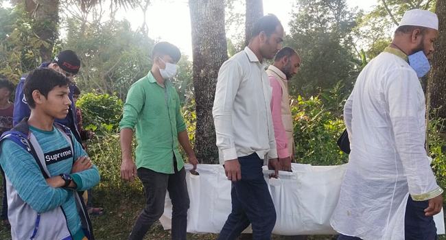 নিজ বাড়ির উঠান থেকে প্রবাসীর স্ত্রী- মেয়ের লাশ উদ্ধার