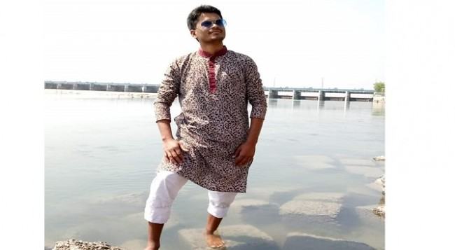 নবাবগঞ্জে মোটরসাইকেলের ধাক্কায় যুবক নিহত