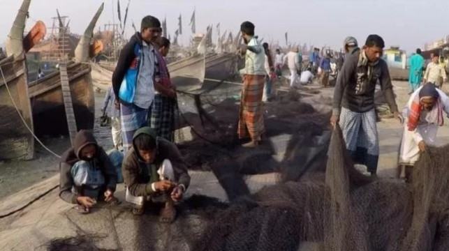 বঙ্গোপসাগর থেকে যেসব সম্পদ তুলে আনা হয়