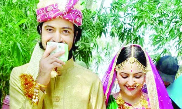 মা হওয়ার ঘোষণার পর রাজ-পরীর বিয়ের আনুষ্ঠানিকতা