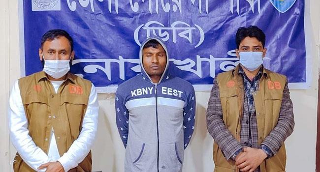 নোয়াখালীতে হত্যা মামলার আসামি ইয়াবাসহ গ্রেফতার