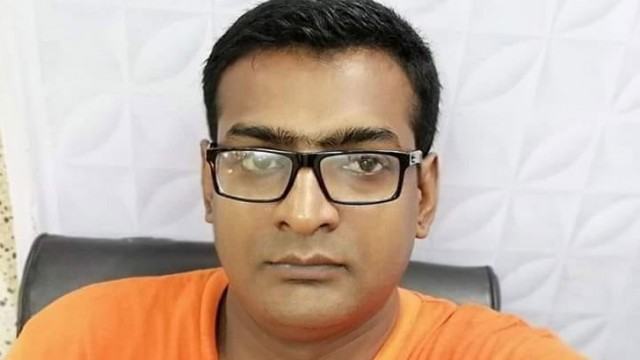 বাসে রাতভর ডাকাতদের নির্যাতনের শিকার হয়েছেন ডা. শফিকুল
