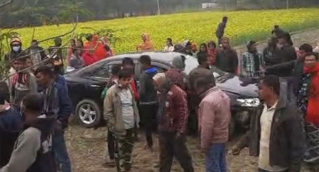 নওগাঁয় প্রাইভেটকারের ধাক্কায় নারী নিহত