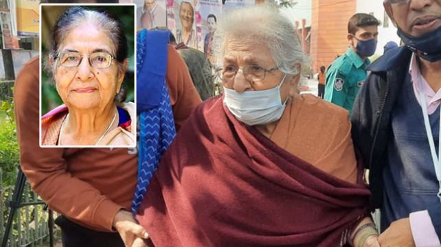 এফডিসিতে ভোট দিলেন ৮০ বছরের মিনারা জামান