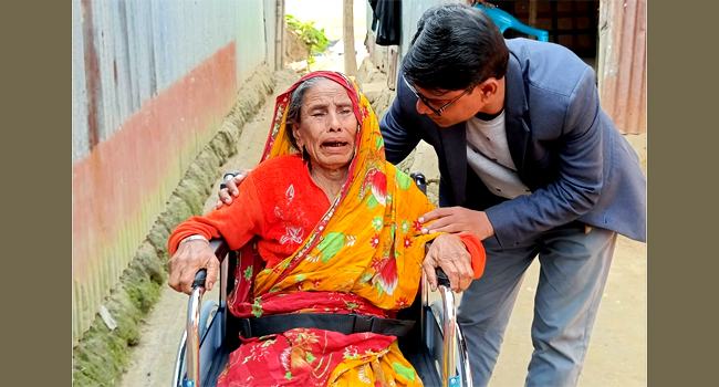 ‘যতদিন বাঁচি তোমরার লাগি দোয়া করুম বাজান!’