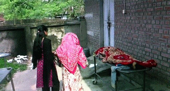 নাটোরে ছুরিকাঘাতে স্ত্রীকে হত্যা করে পালালেন স্বামী