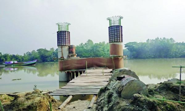 ফেনী নদীতে সেতু দু’পাড়ে উচ্ছ্বাস