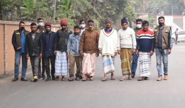চিকিৎসককে বাসে নির্যাতন : ৮ জন গ্রেফতার