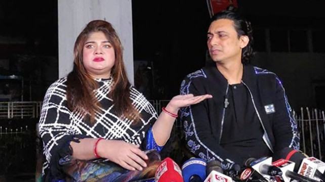 ইউটিউবারদের বিরুদ্ধে ব্যবস্থা নেবেন মুনমুন