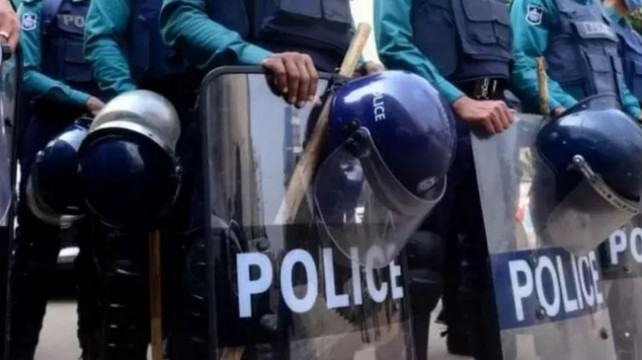 ওসি প্রদীপ কিভাবে প্রবল ক্ষমতাশালী হয়ে উঠেছিলেন