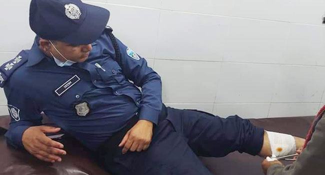 কোম্পানীগঞ্জে কাদের মির্জার বিরুদ্ধে ঝাড়ু মিছিল, ওসিসহ আহত ৭