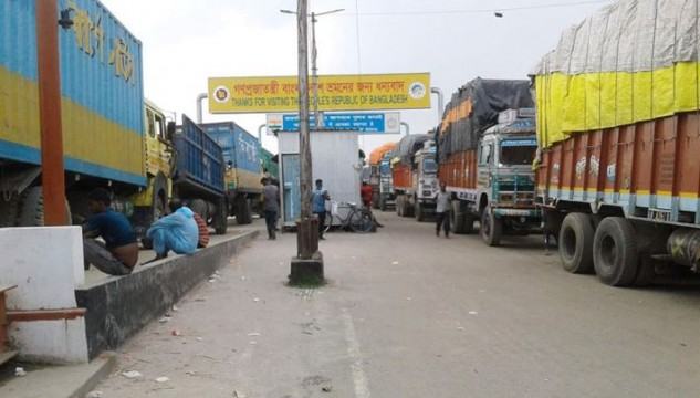 ৪ দিন বন্ধ থাকার পর বেনাপোলে আমদানি-রফতানি বাণিজ্য সচল