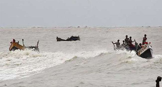 গভীর সমুদ্রে ২০ মাছধরা ট্রলারডুবি, নিখোঁজ ২৫
