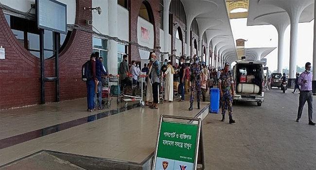 দুবাই-শারজাহ ফ্লাইটে ওঠার আগেই বিমানবন্দরে যাত্রীরা পজিটিভ হচ্ছে