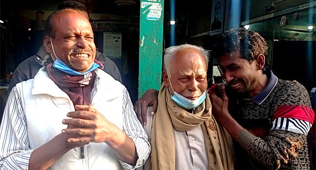 উপার্জনের একমাত্র উপায় হারানোর ভয়ে তিন প্রজন্মের কান্না