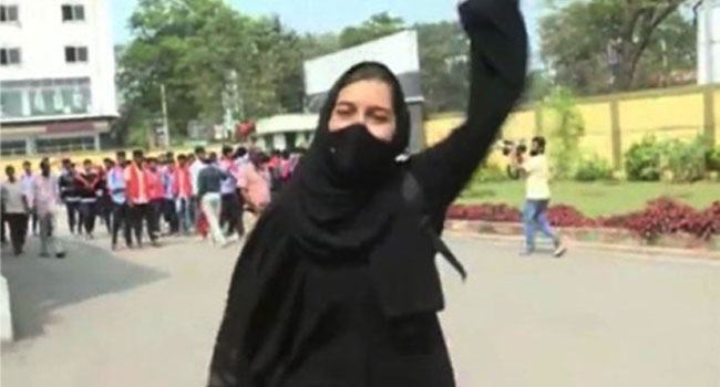 আমি হিজাব পরার অধিকার রক্ষার লড়াই চালিয়ে যাব : মুশকান খান