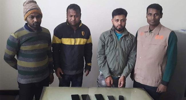 অনলাইন ক্রিকেট জুয়া : ডিজিটাল নিরাপত্তা আইনে ৩ জন গ্রেফতার